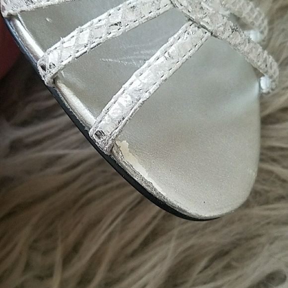 GUESS Heels - Picture 2 of 2